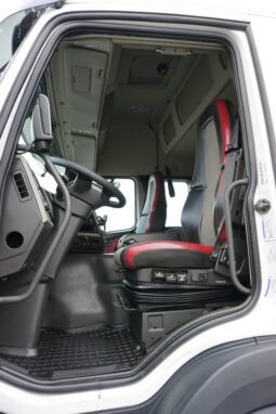 
										Volvo FM 460 6×2 Isotermo con Plataforma full									