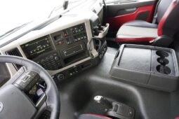 
										Volvo FM 460 6×2 Isotermo con Plataforma full									